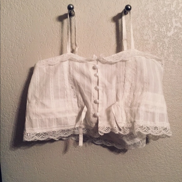 White lace crop top with pearl accents - Picture 1 of 3